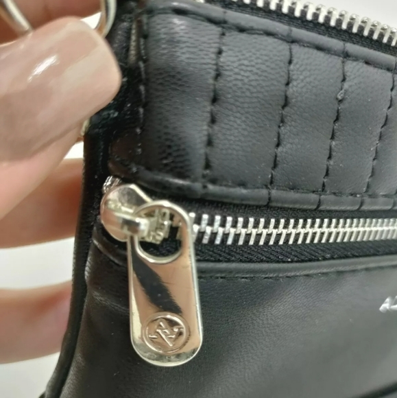 Adrienne Vittadini Studio Black Double Compartment Zip Wristlet Wallet/Clutch - Picture 5 of 8